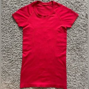 Lululemon Dark Red Short Sleeve Swiftly Size 4